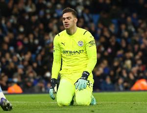 前曼城门将：埃德森是曼城队史最成功门将，像在刀尖上守门