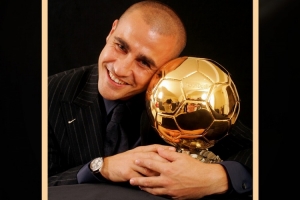 2006年金球奖得主卡纳瓦罗迎来52岁生日，金球奖官方社媒送祝福