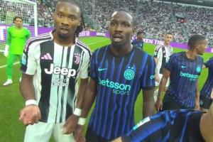 裁判视角：国家德比图拉姆兄弟同框，一脸懵x2莫名喜感