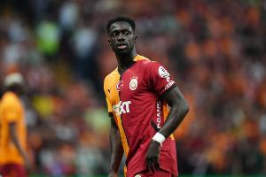 欧冠单场比赛打进2粒乌龙球，加拉塔萨雷是16-17赛季以来第6队