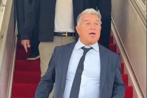 金球奖颁奖典礼即将举行，巴萨一行已经抵达法国巴黎