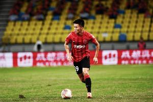 里程碑！成都蓉城中场甘超职业生涯各赛事出场200次