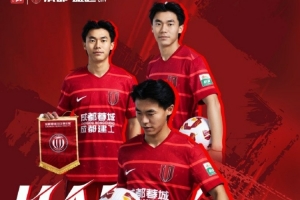 祝“核桃”胡荷韬22岁生日快乐！祝艾孜买提20岁生日快乐！